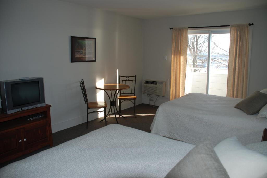 Auberge La Courtepointe Petite-Riviere-Saint-Francois Room photo